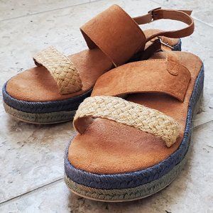 Tara Wares Sinaya Platform Sandal